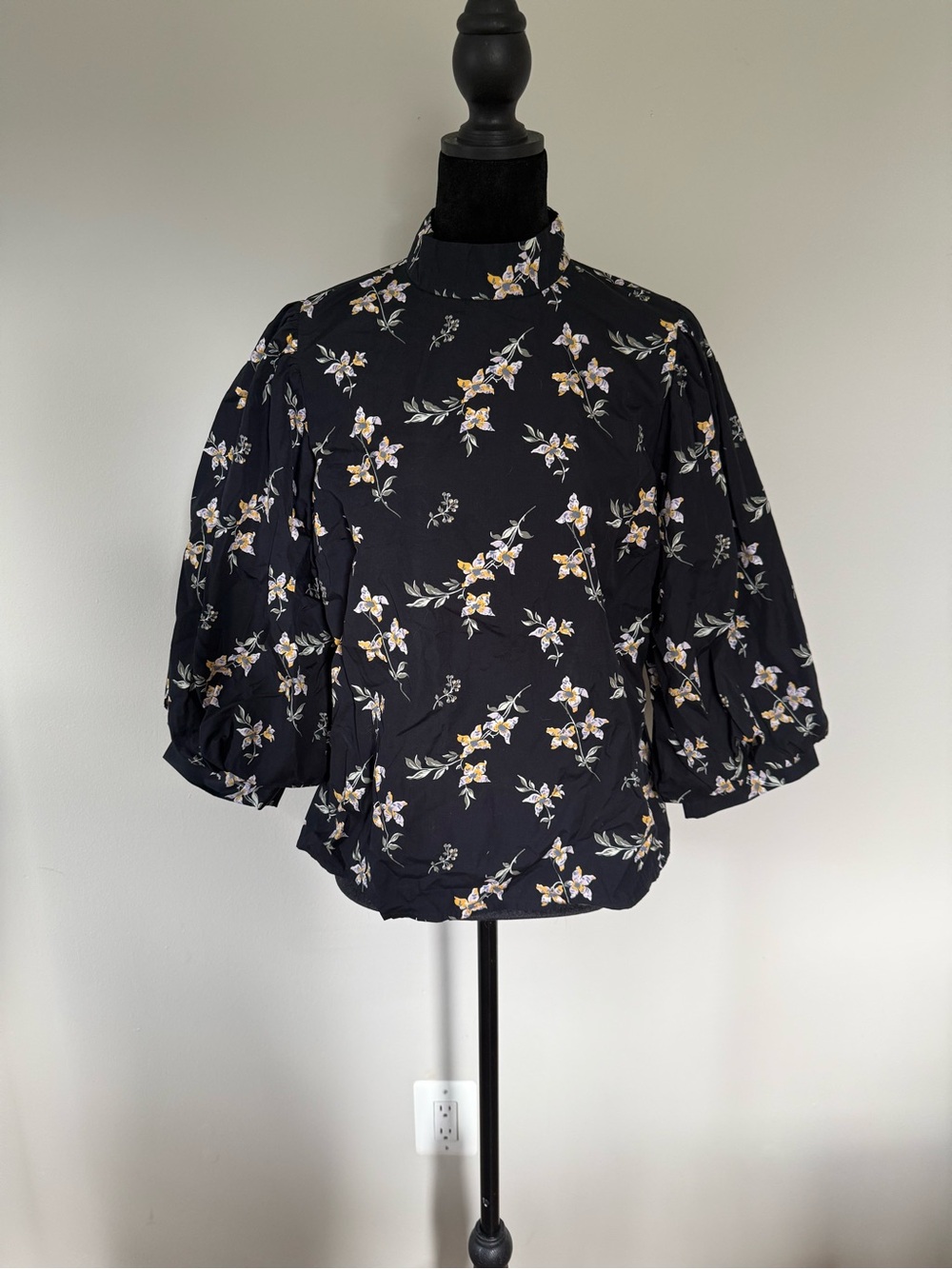 Floral Puff-Sleeve Mock Neck Blouse - Black